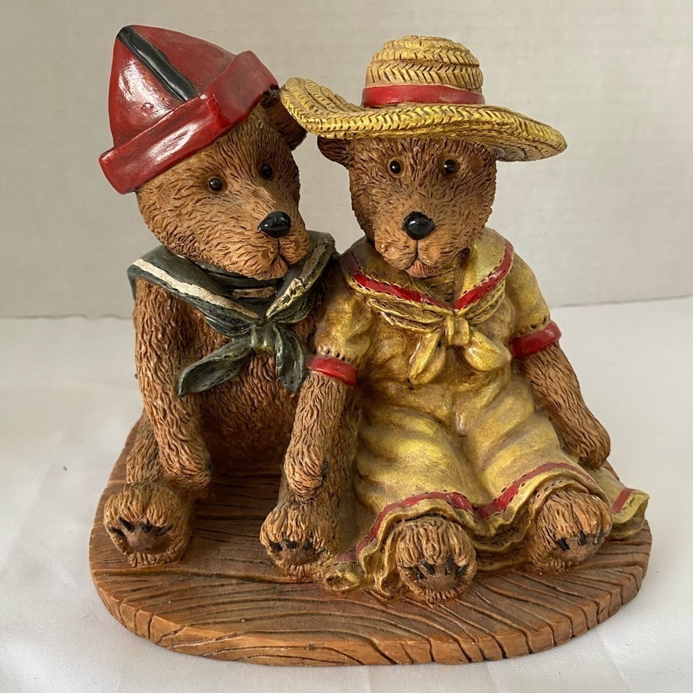 Teddy Bear Resin Figurine (EY)